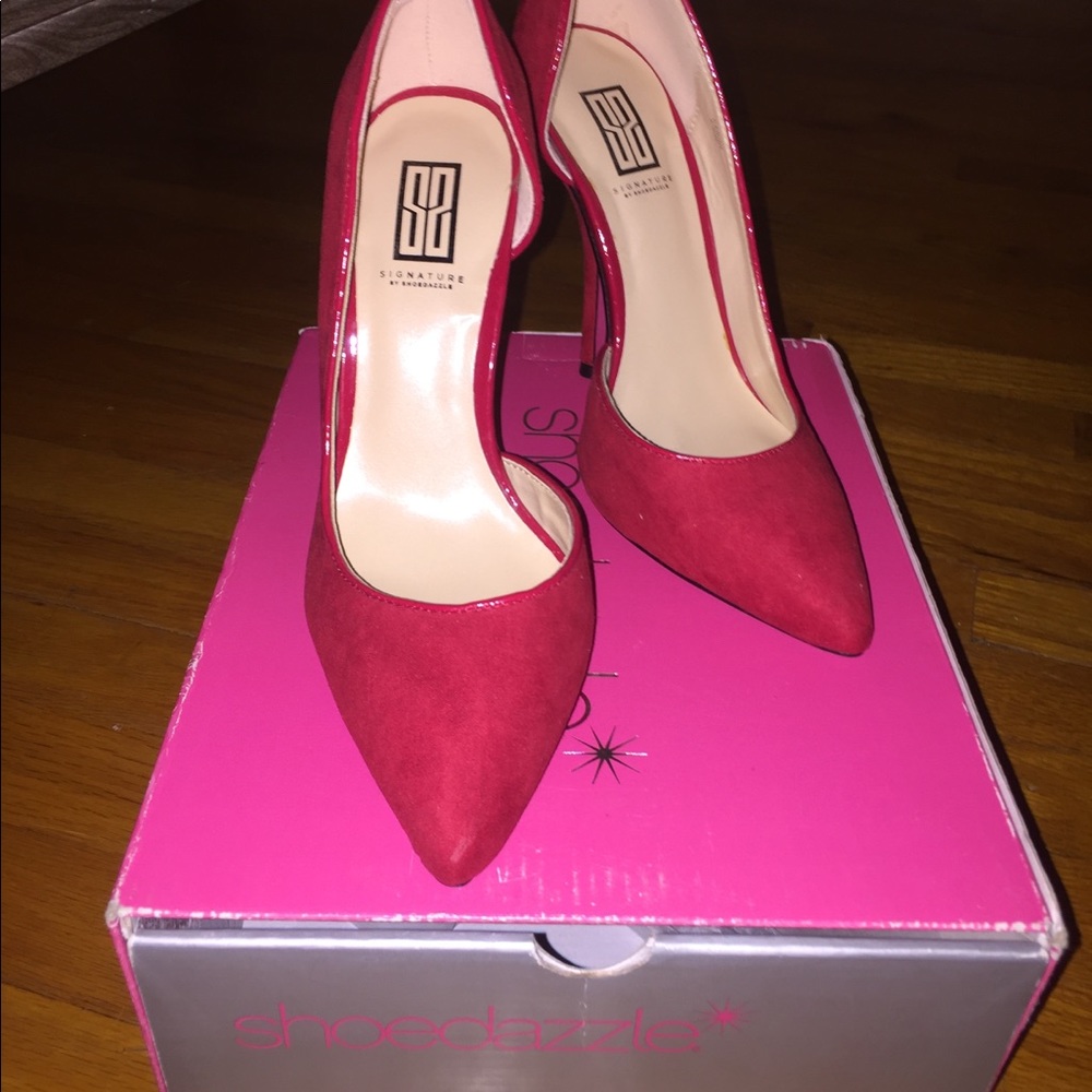 Shoe dazzle pumps